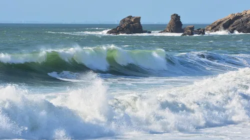 Quiberon "surfe" sur la première réserve de vagues françaises